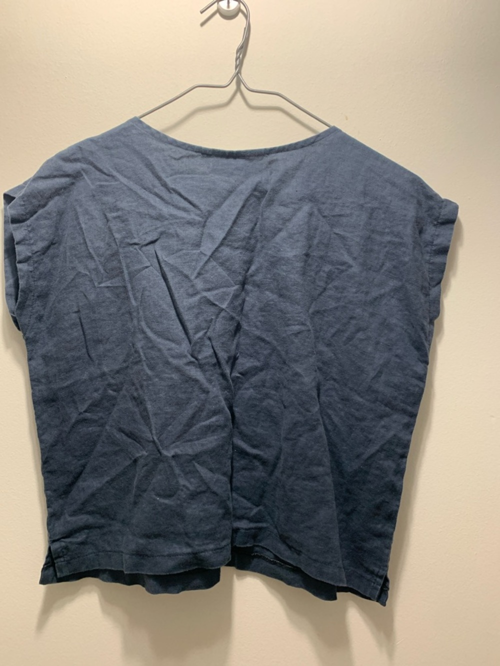 V-Neck Linen Women's Top - Picture 4 of 4
